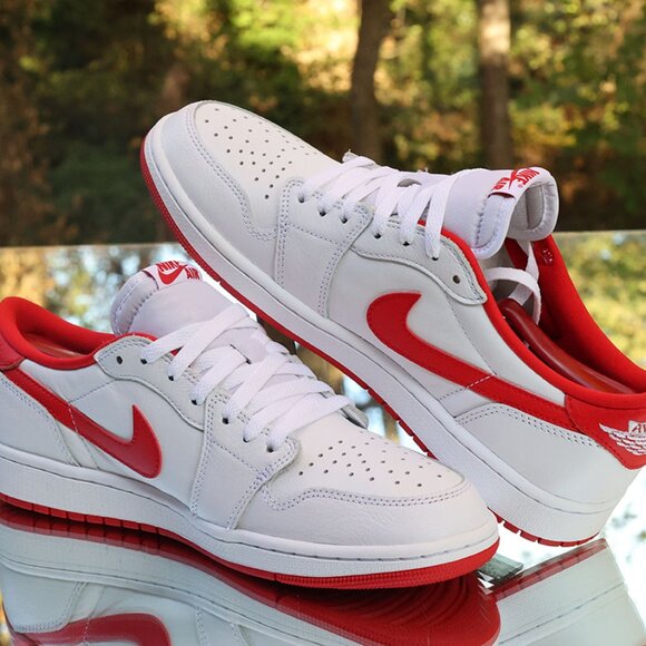 Jordan 1 Retro Low OG University Red - Picture 12 of 13